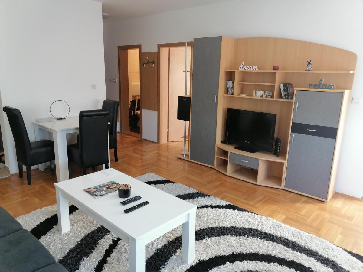 Apartmán Centar S Ni Exteriér fotografie